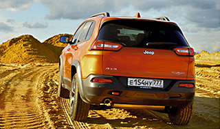 Сравнительный тест по бездорожью Land Rover Discovery и Jeep Cherokee Test