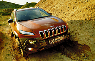 Сравнительный тест по бездорожью Land Rover Discovery и Jeep Cherokee Сравнительный тест по бездорожью Land Rover Discovery и Jeep Cherokee