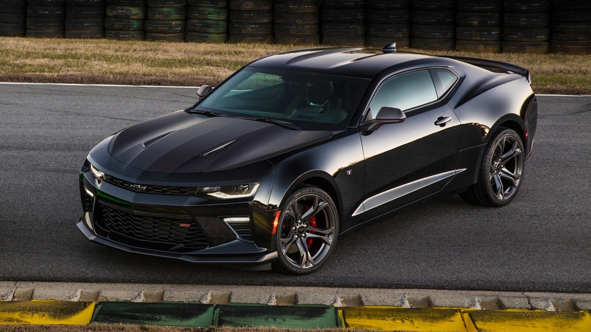 2017-Chevrolet-Camaro-1LE-005.jpg