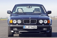 BMW V12 стукнуло 25 лет