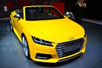 Audi представила в Париже родстеры