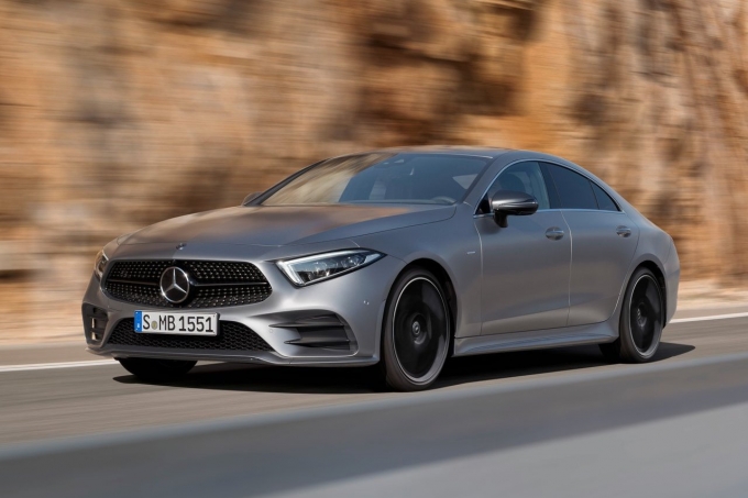 Новый седан Mercedes CLS: пока только массивные версии Новый седан Mercedes CLS: пока только массивные версии