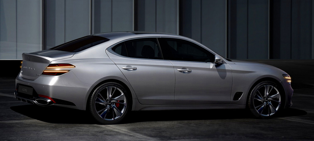 Новый Genesis G70 обрел фирменный облик Новый Genesis G70 обрел фирменный облик