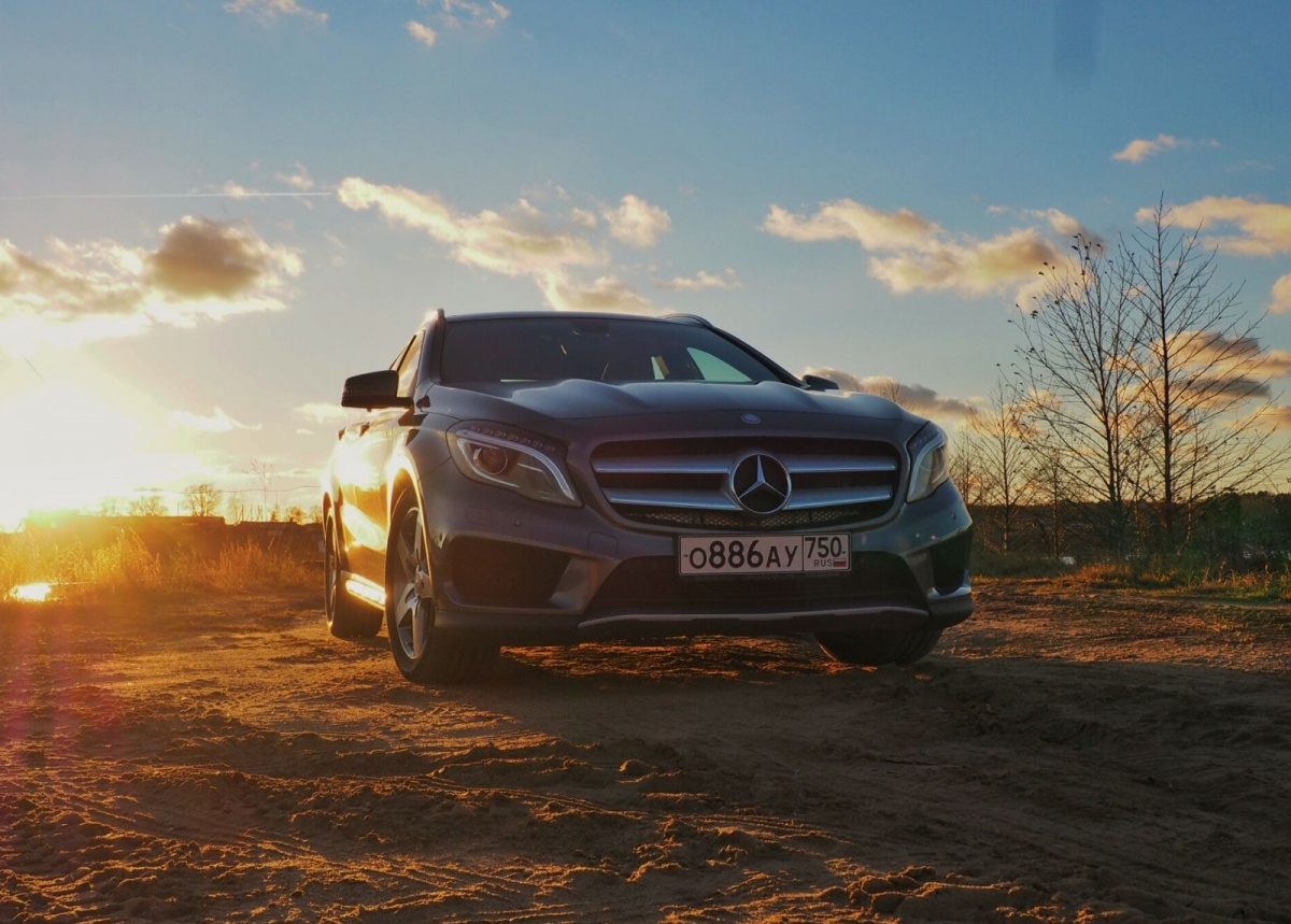 Mercedes-Benz GLA 250 4MATIC Mercedes-Benz GLA 250 4MATIC