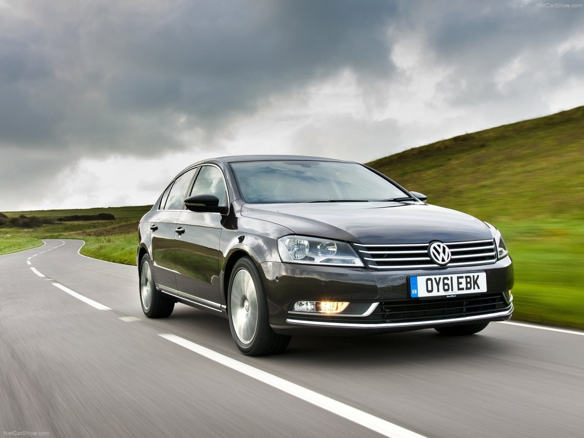 Volkswagen-Passat-2011-1600-01.jpg