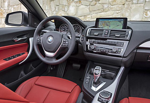 1St_BMW2_salon_04_.jpg 1St_BMW2_salon_04_.jpg