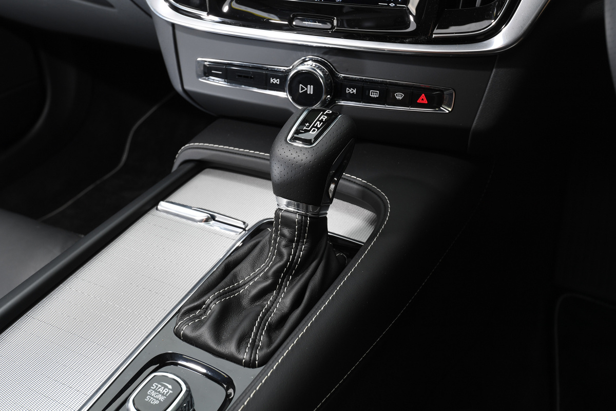 volvo_s90_d4_r-design_66.jpeg volvo_s90_d4_r-design_66.jpeg