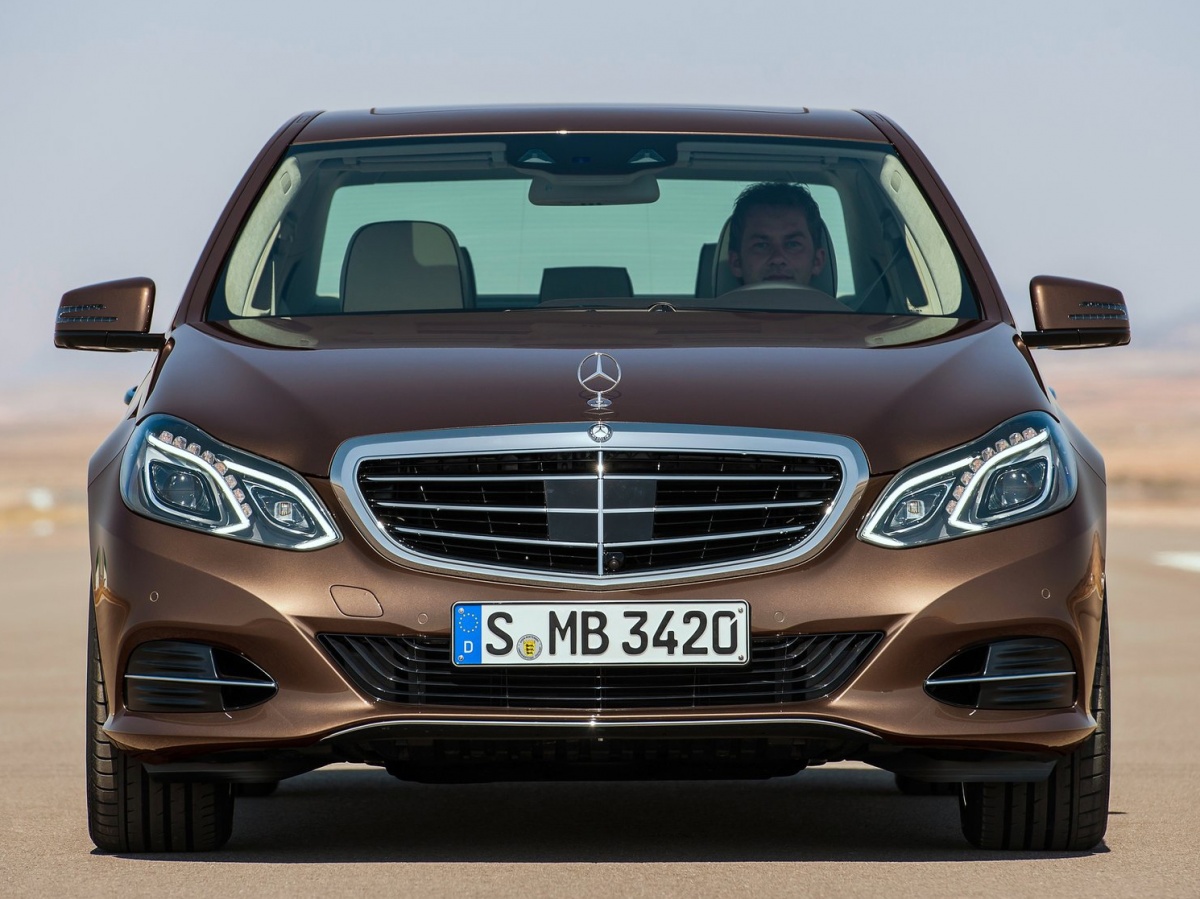 Mercedes-Benz-E-Class-2014-1600-4e.jpg Mercedes-Benz-E-Class-2014-1600-4e.jpg