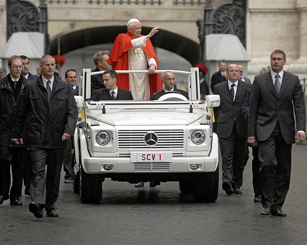 Папамобиль Mercedes G-Class, 2007 год