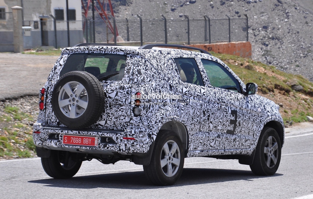 2016-chevrolet-niva-shows-up-in-camo-for-the-first-time-photo-gallery_7.jpg 2016-chevrolet-niva-shows-up-in-camo-for-the-first-time-photo-gallery_7.jpg
