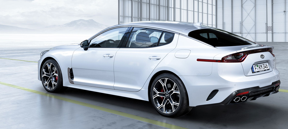 Новый Kia Stinger скоро в России по цене от 2 409 900 рублей