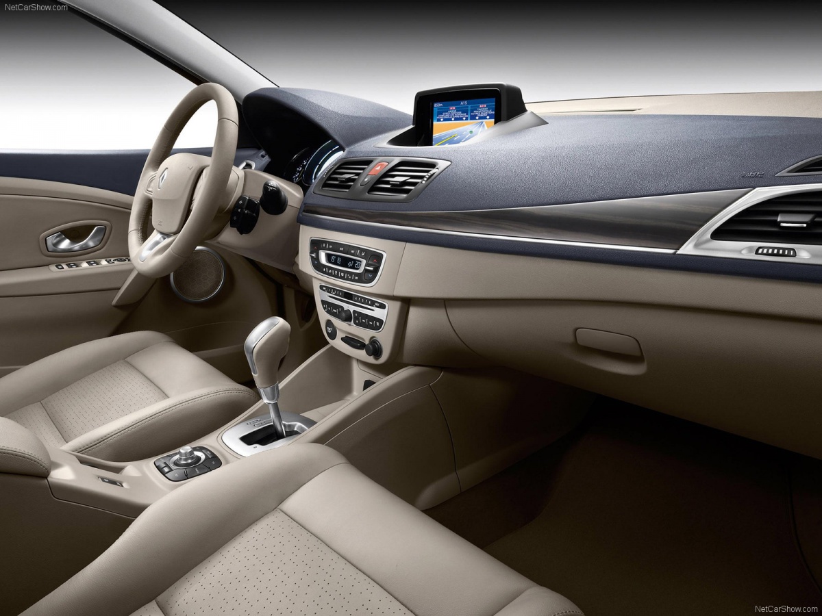 Renault-Megane_Estate-2010-1600-1a.jpg Renault-Megane_Estate-2010-1600-1a.jpg