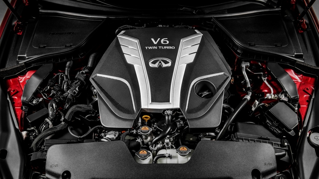На ресталинговом Infiniti Q50 мощность немецкого мотора, который ставят на Mercedes-Benz C 400, подняли с 333 л.с. до 400 л.с.