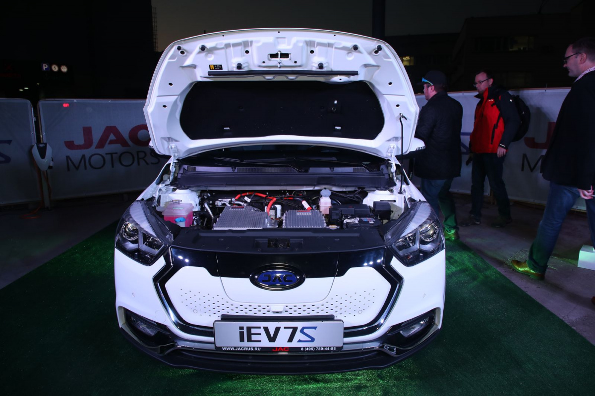 JAC iEV7S