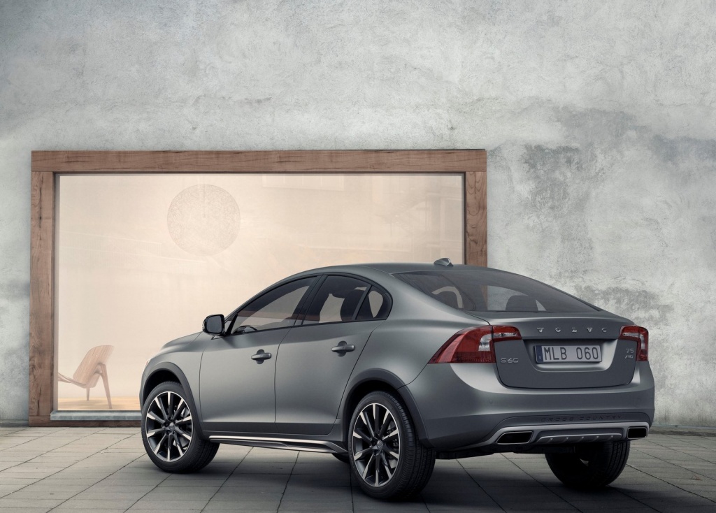 Volvo-S60_Cross_Country_2016_1600x1200_wallpaper_03.jpg