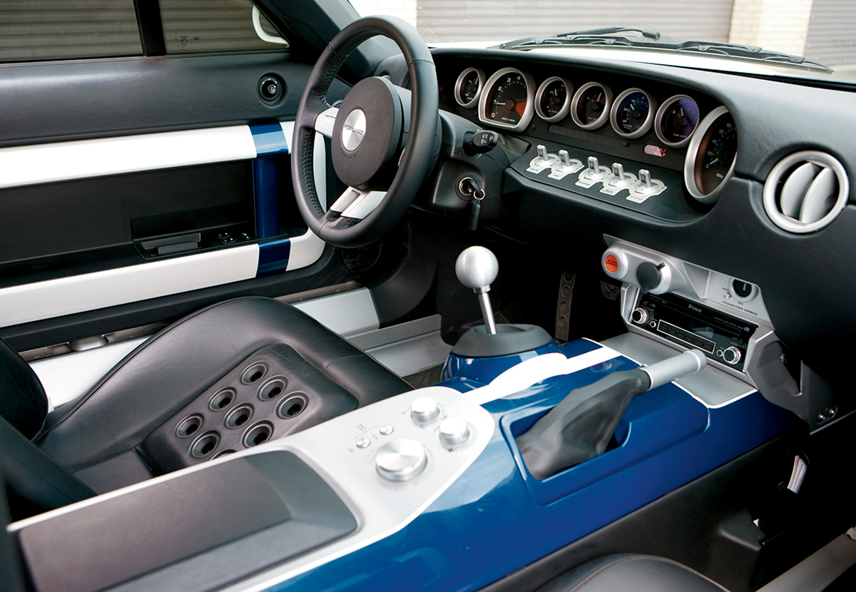 Porsche Carrera GT VS Ford GT