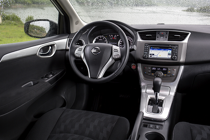 Nissan_Tiida