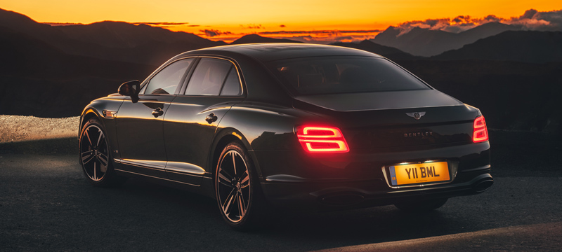 Новый Bentley Flying Spur стал доступен в России Новый Bentley Flying Spur стал доступен в России