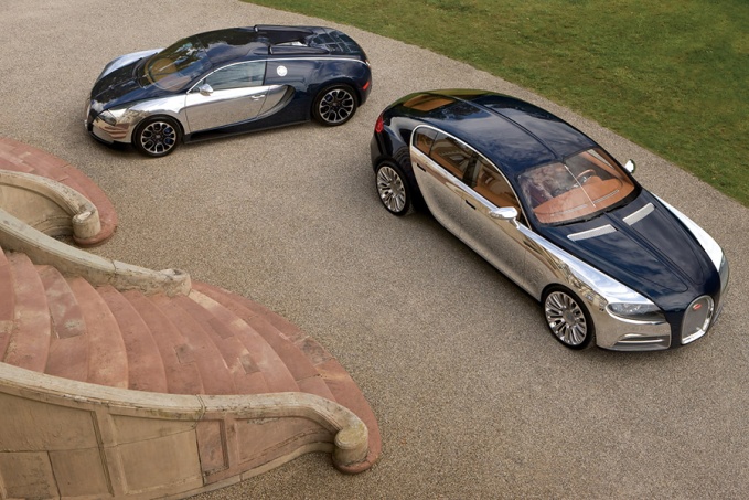 Bugatti Veyron (сзади) и концепт Galibier