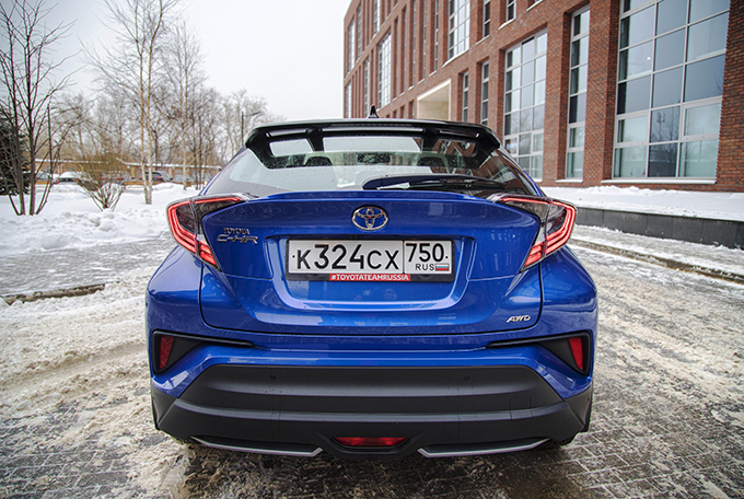 Toyota C-HR: Приджучить парнишку Toyota C-HR: Приджучить парнишку