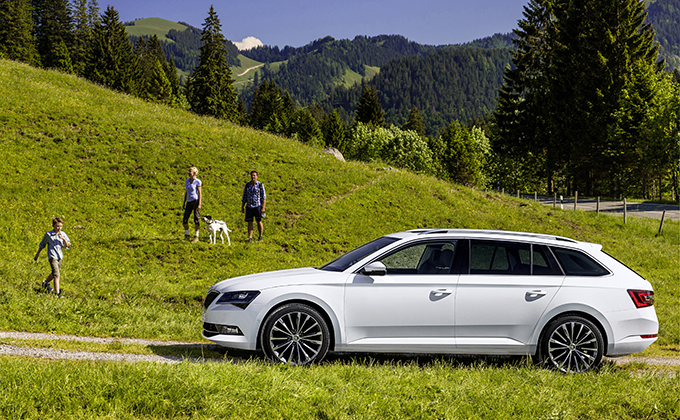 Skoda Superb Combi new