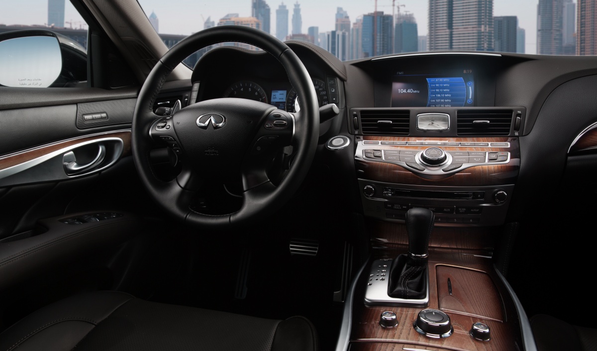 infiniti_q70_s_3.7_1.jpeg