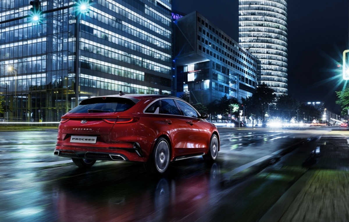 Новые Kia Ceed GT и Kia ProCeed: предсказуемость против неожиданности