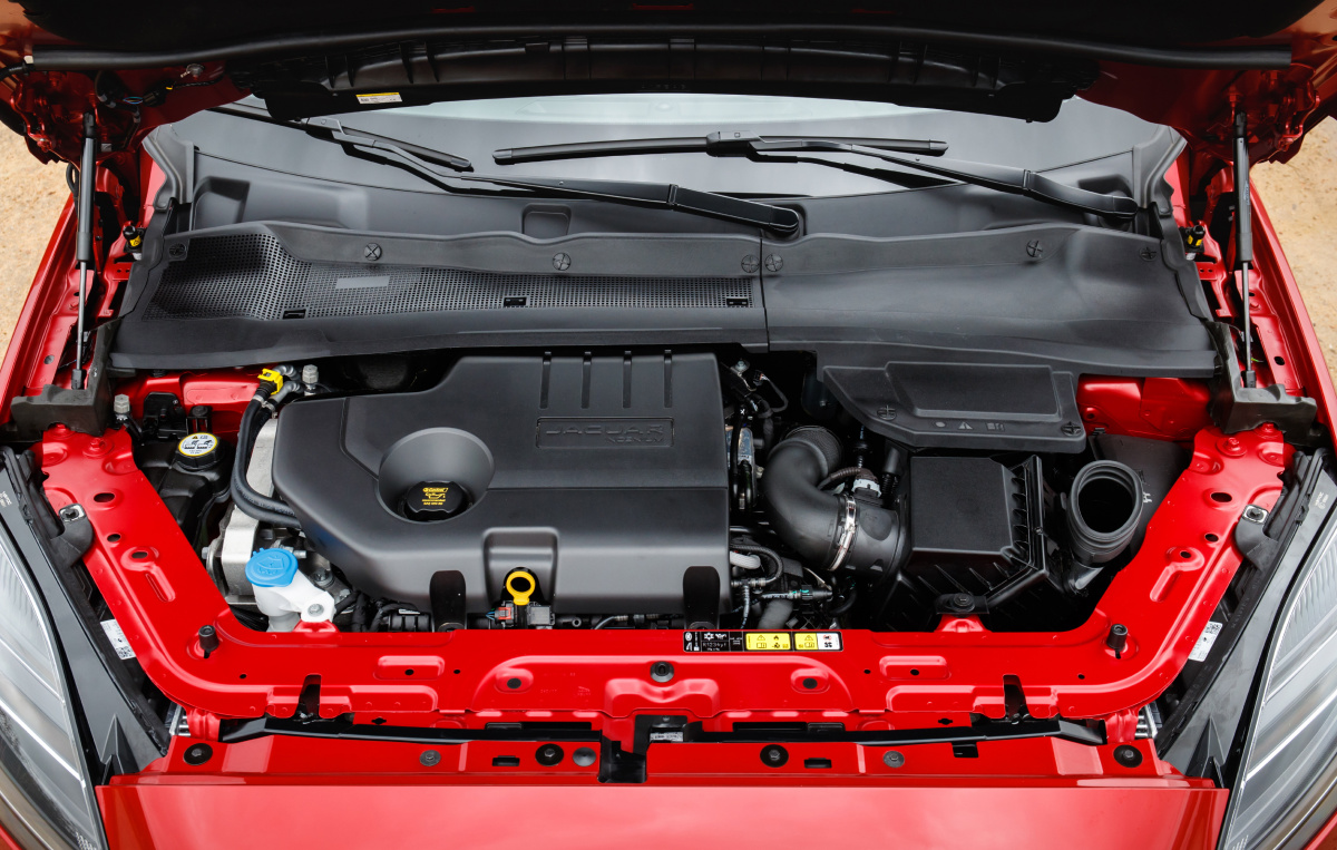 jaguar_e-pace_d240_awd_84.jpeg jaguar_e-pace_d240_awd_84.jpeg