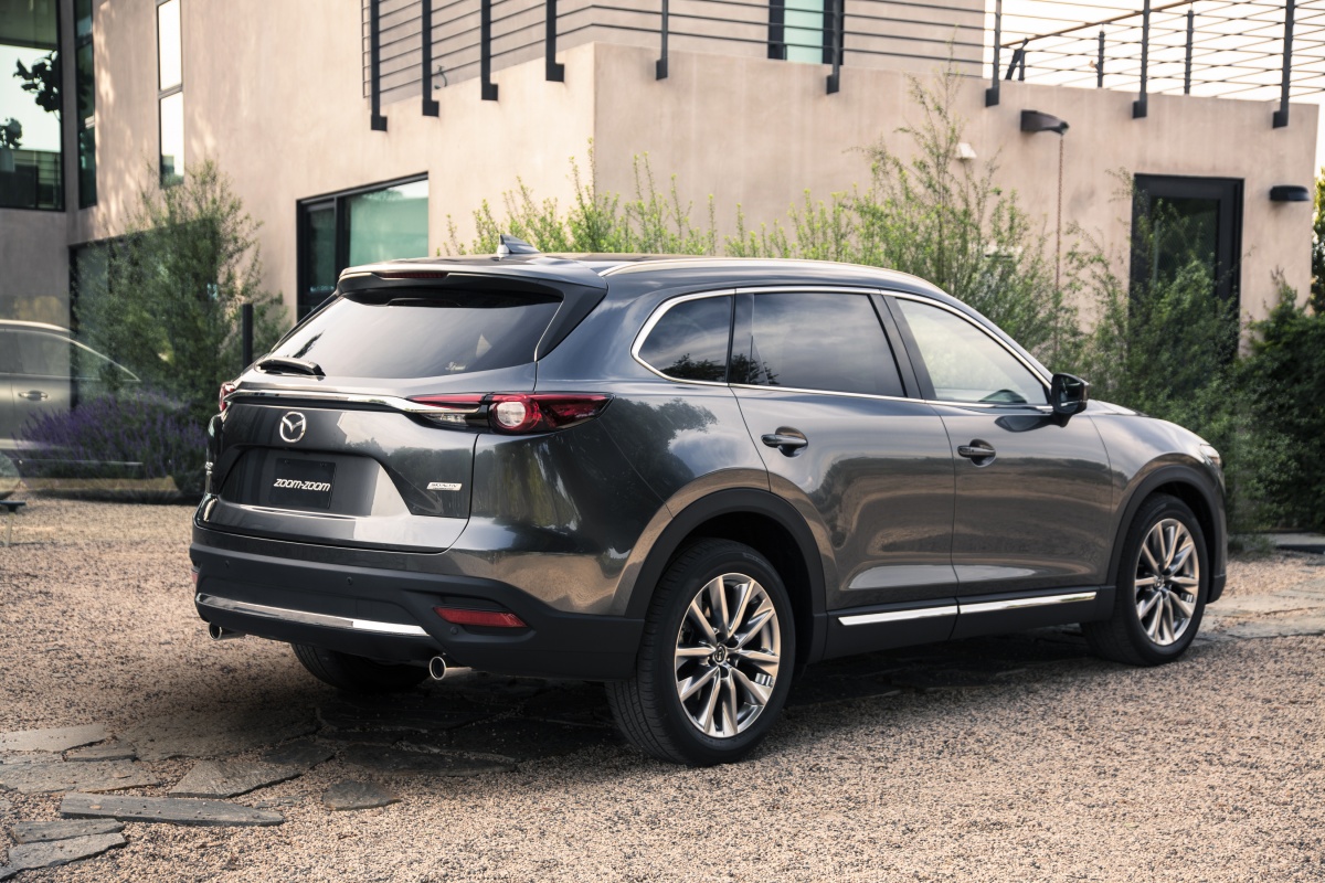 Полноразмерный кроссовер Mazda CX-9 дебютировал в Лос-Анджелесе с новым турбомотором Полноразмерный кроссовер Mazda CX-9 дебютировал в Лос-Анджелесе с новым турбомотором