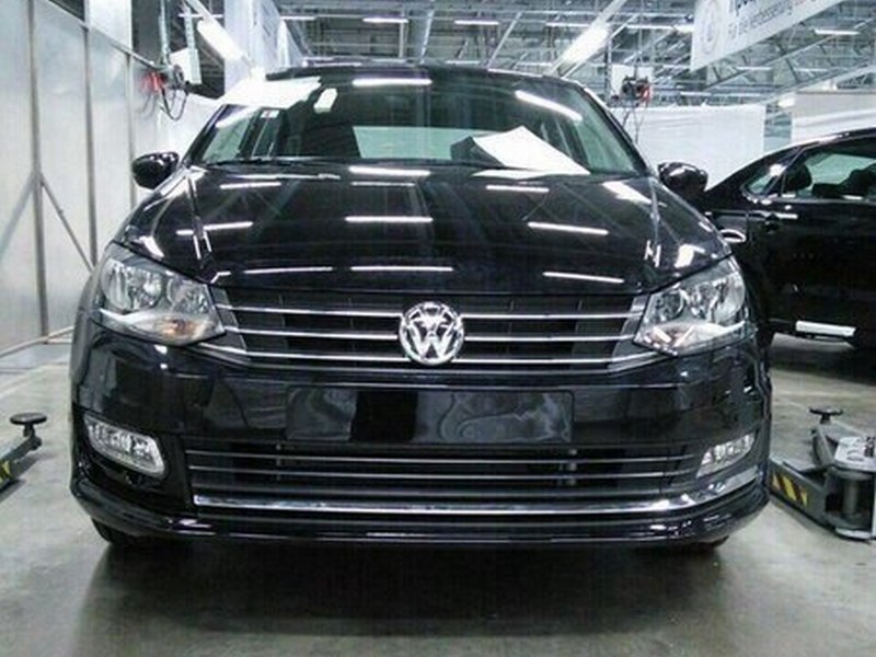 polosedan02.jpg polosedan02.jpg