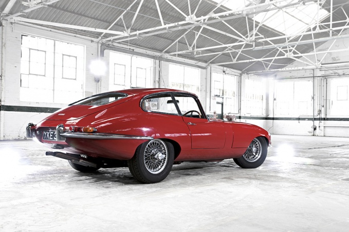 Jaguar E-Type Carmen Red Series