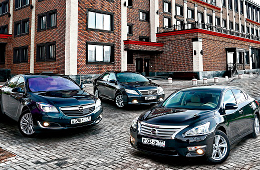 Сравниваем Toyota Camry с конкурентами