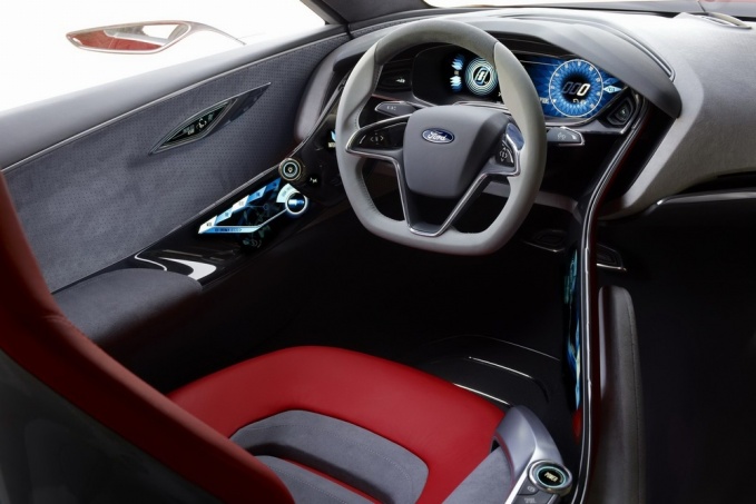 В ближайшее время Ford начнет ставить в свои машины новые рули