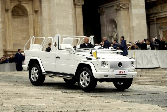 Папамобиль Mercedes G-Class