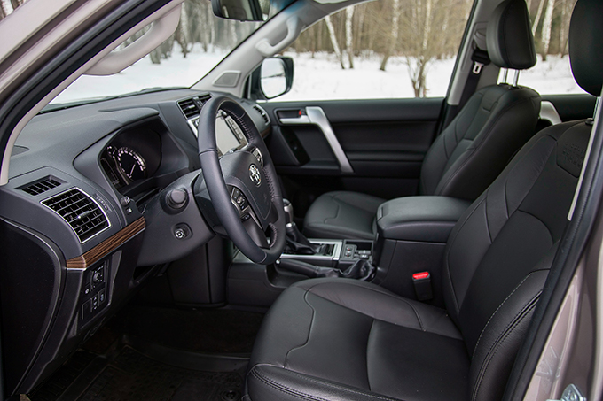 Toyota Land Cruiser Prado 2.8D 4WD Style Toyota Land Cruiser Prado 2.8D 4WD Style