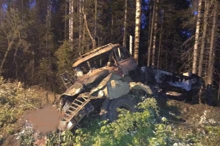 Взорвался бензовоз с туристами на крыше