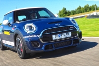 Mini John Cooper Works: Гляди веселей!