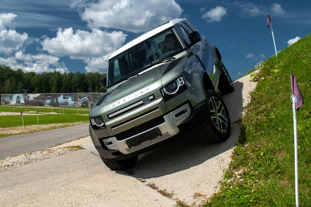 Land Rover Defender L663: Бриллиант в короне