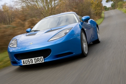 Lotus привезет в Женеву загадочную новинку