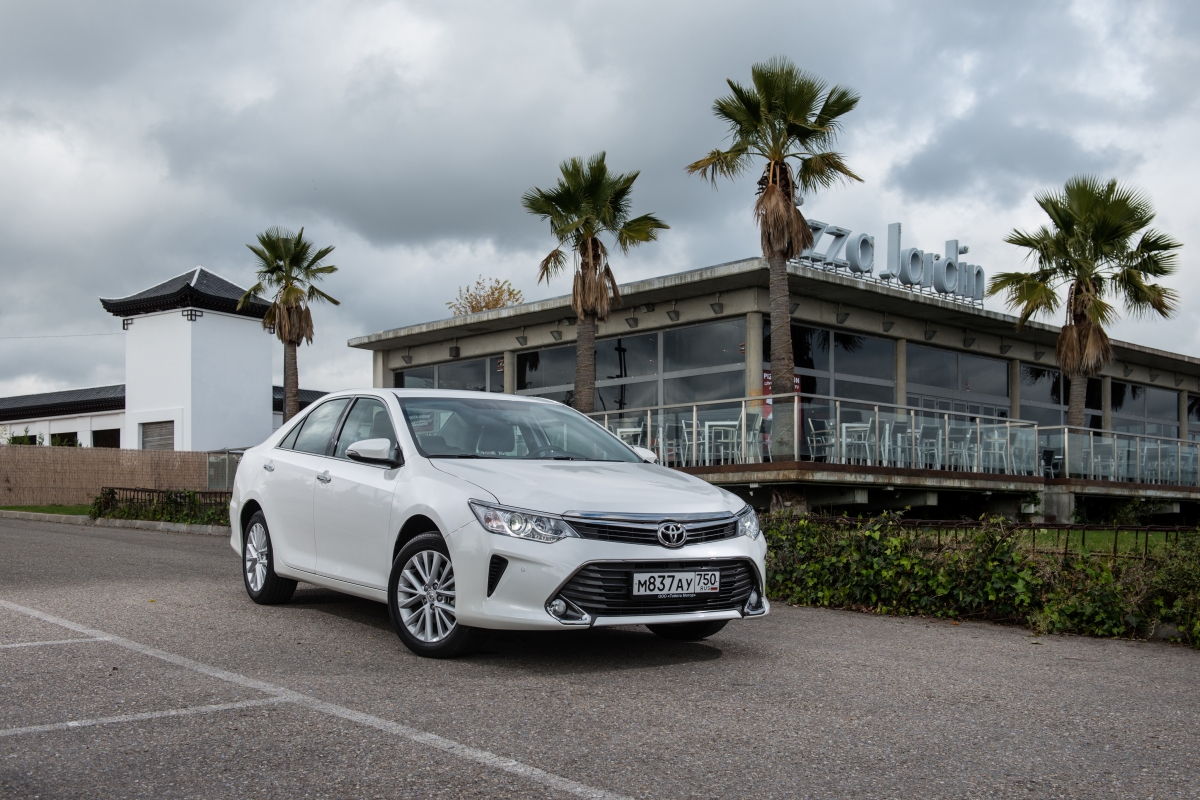 Toyota Camry (2011-2017 гг.): Надежная, как весь гражданский флот!