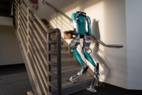Он готов вкалывать 24 часа: Ford заменяет людей двуногими роботами