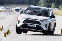 Кроссоверы RAV4 получат двойные настройки системы стабилизации