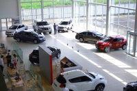 Автодилеры приостанавливают продажу