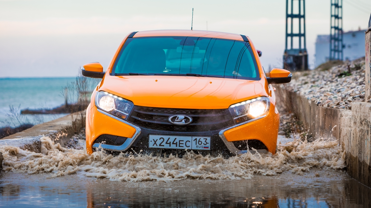 Первый тест-драйв Lada XRAY: Я вижу ее насквозь!