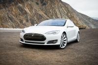 Минпромторг считает Tesla и Bugatti машинами для бедных