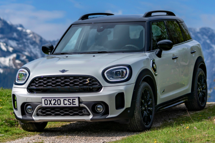 Mini открыла в России заказы на самую популярную модель