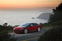 Tesla не даст оштрафовать водителя