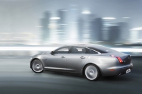 Jaguar XJ начали продавать в России