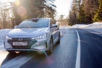 Hyundai Elantra: Альтернатива без выбора