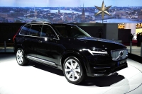 Volvo привез на автосалон XC90